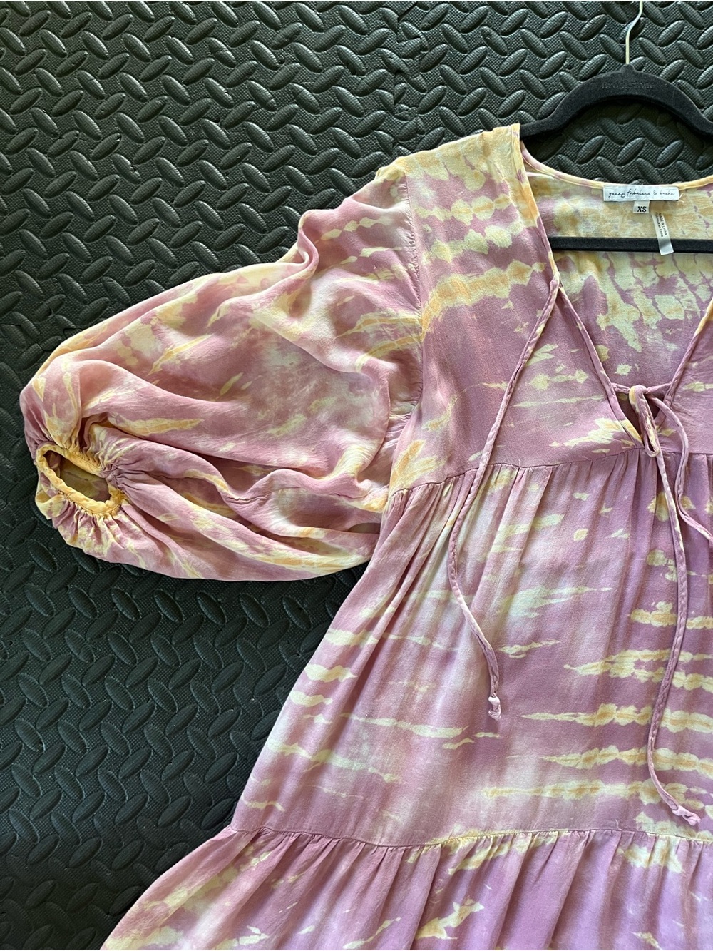 Young Fabulous & Broke Pink & Yellow Tie Dye Tiered Maxi Dress Puff Sleeve Sz XS